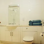 Ξενοδοχείο με διαμερίσματα Sala Lakeside Aparthotel Σλίγκο