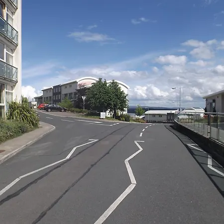 St Angela's Lakeside Sala 4*