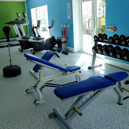 St Angela's Lakeside Sala 4*