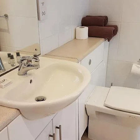 St Angela's Lakeside Sala Apartment
