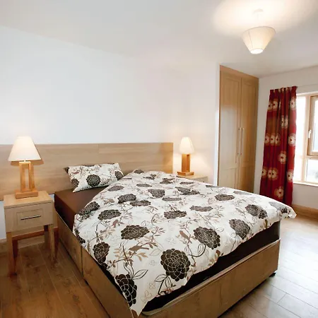 St Angela'S Lakeside Aparthotel Sala Apartment