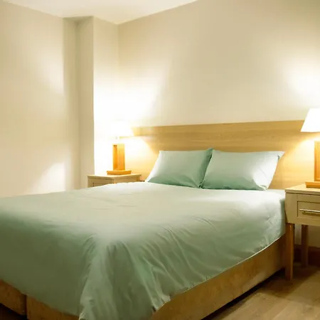 St Angela's Lakeside Sala Lejlighed 4*