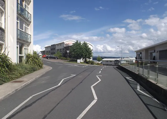 St Angela's Lakeside Sala 4*