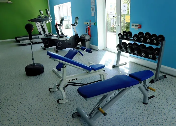 St Angela's Lakeside Sala 4*